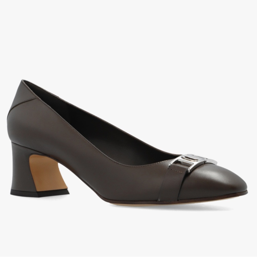 Salvatore Ferragamo brown Leather Flats with Decorative Buckle, size 9